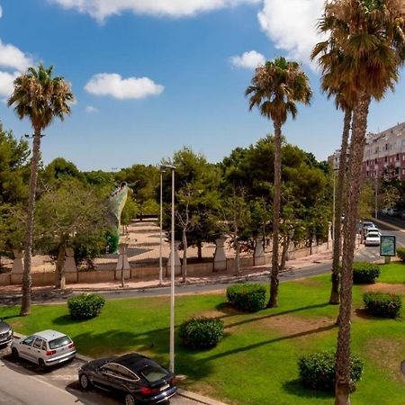 Apartamentos Villa Madrid ตอร์เรเวียคา ภายนอก รูปภาพ