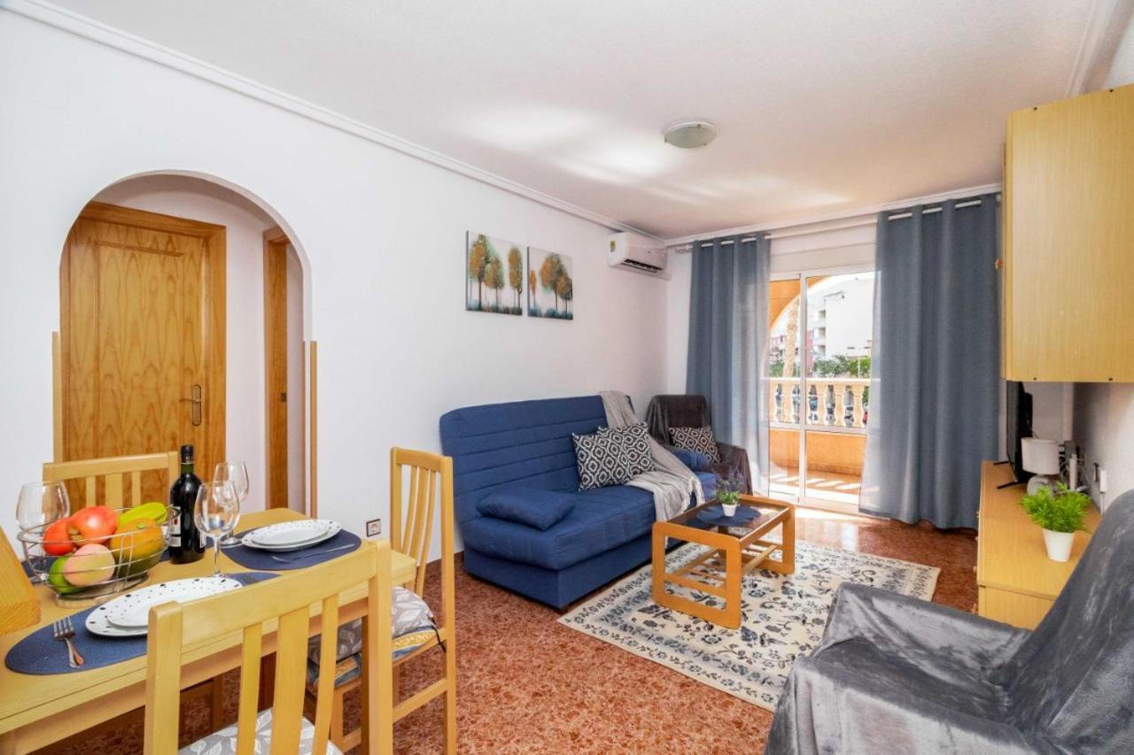 Apartamentos Villa Madrid ตอร์เรเวียคา ภายนอก รูปภาพ