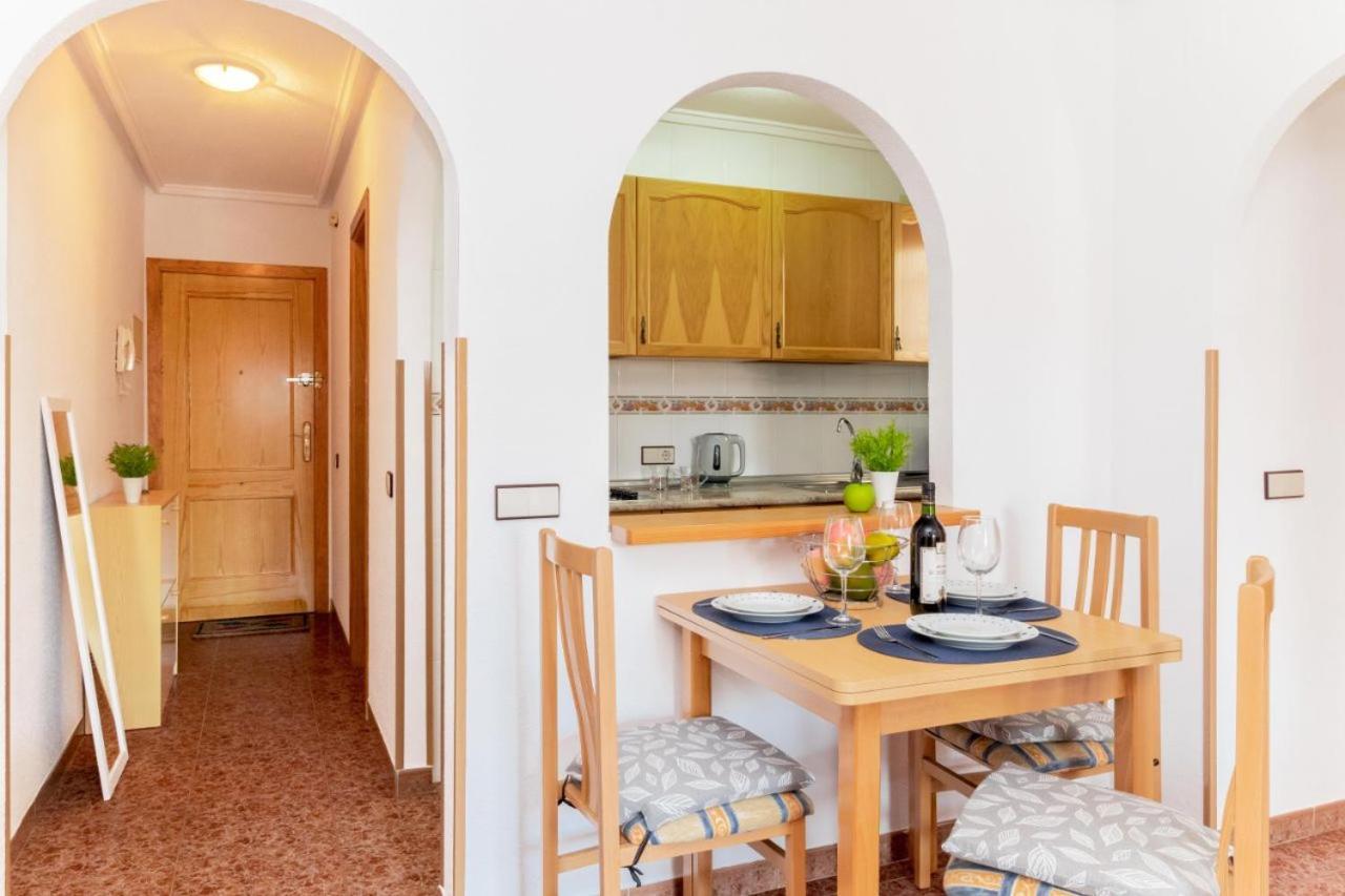 Apartamentos Villa Madrid ตอร์เรเวียคา ภายนอก รูปภาพ