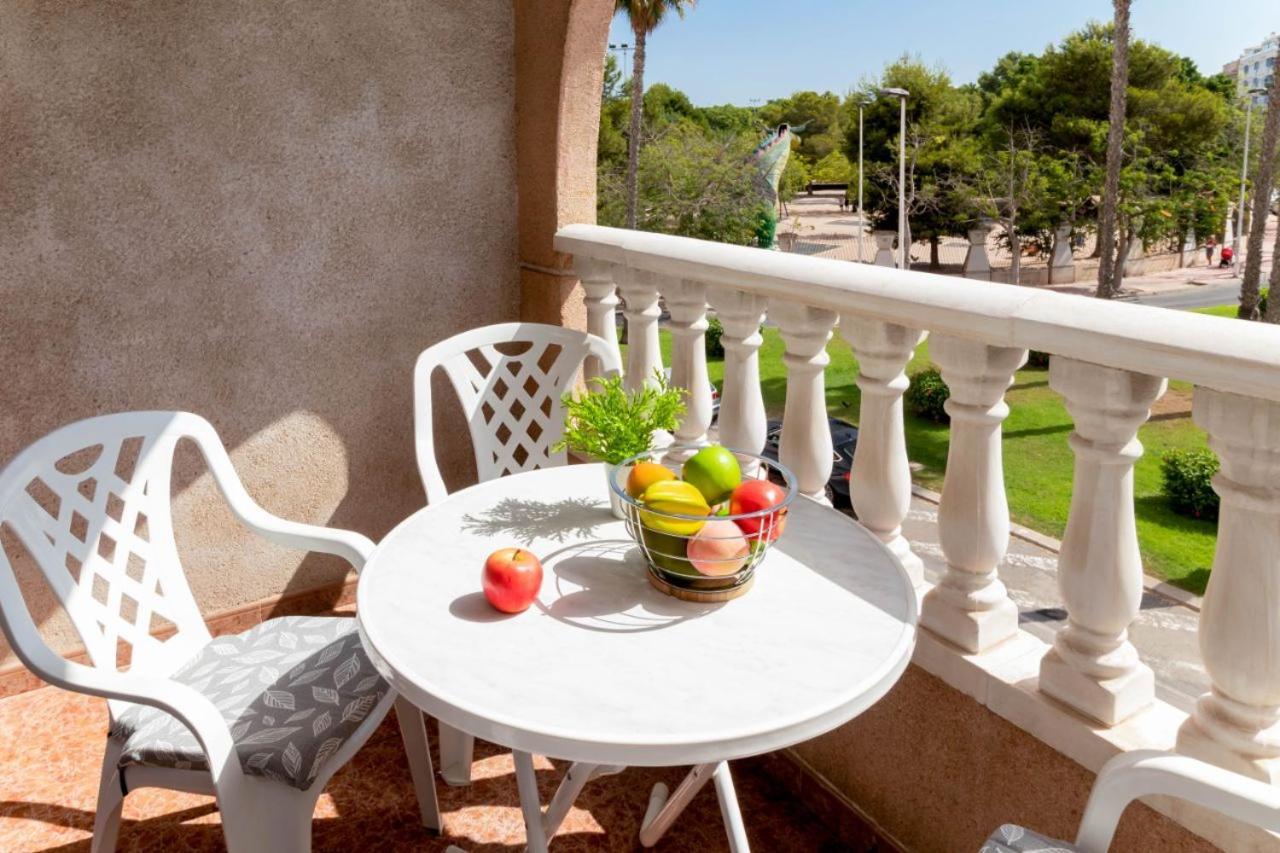 Apartamentos Villa Madrid ตอร์เรเวียคา ภายนอก รูปภาพ